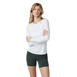 Vuori 02. WOMENS APPAREL - WOMENS LS SHIRTS - WOMENS LS ACTIVE Women's Long Sleeve Lux Crew WHT WHITE