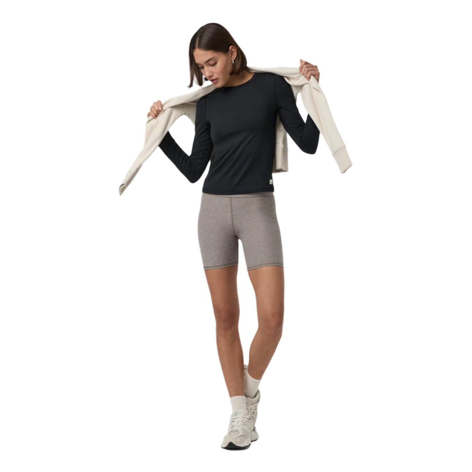 Vuori 02. WOMENS APPAREL - WOMENS LS SHIRTS - WOMENS LS ACTIVE Women's Long Sleeve Lux Crew Tee BLK BLACK