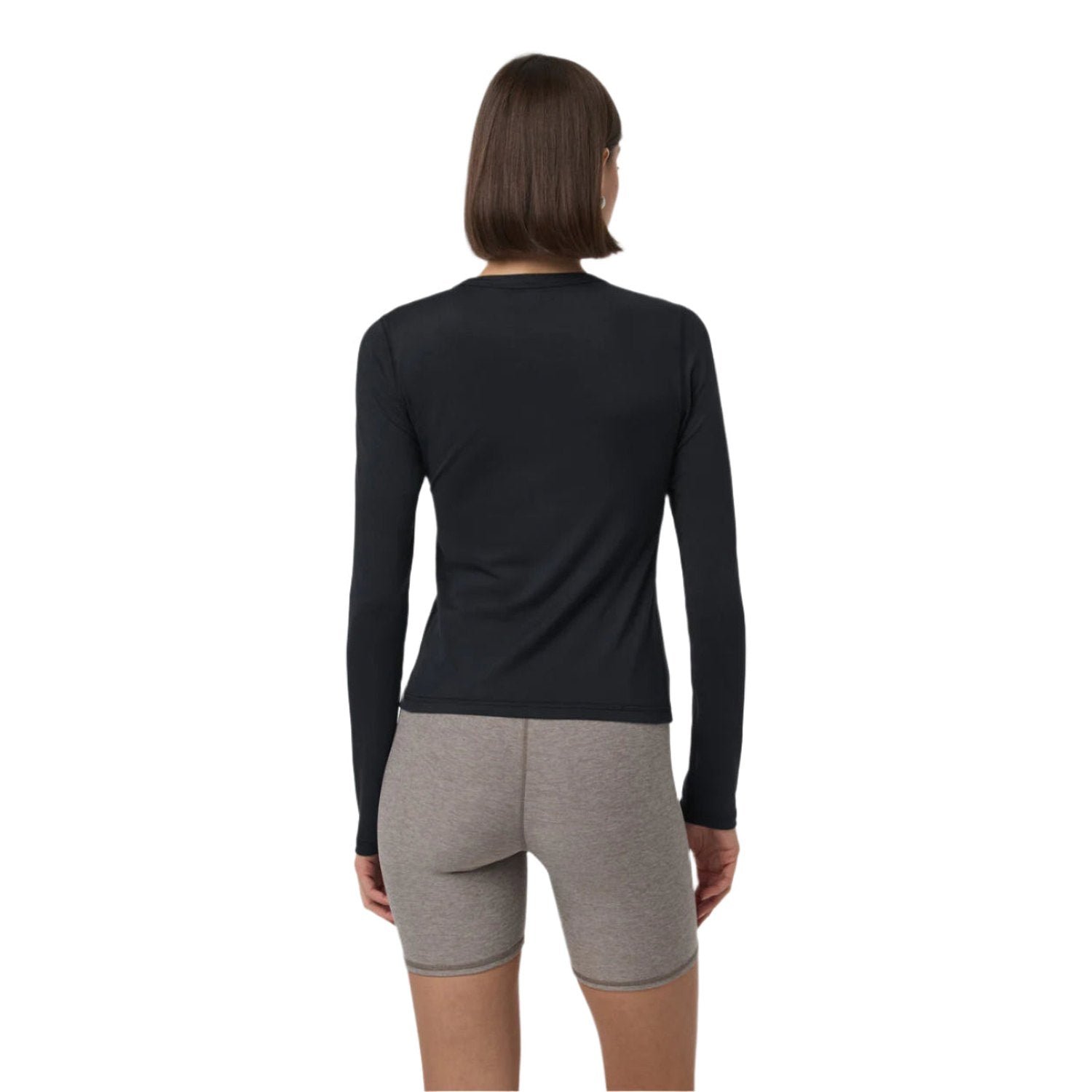 Vuori 02. WOMENS APPAREL - WOMENS LS SHIRTS - WOMENS LS ACTIVE Women's Long Sleeve Lux Crew Tee BLK BLACK