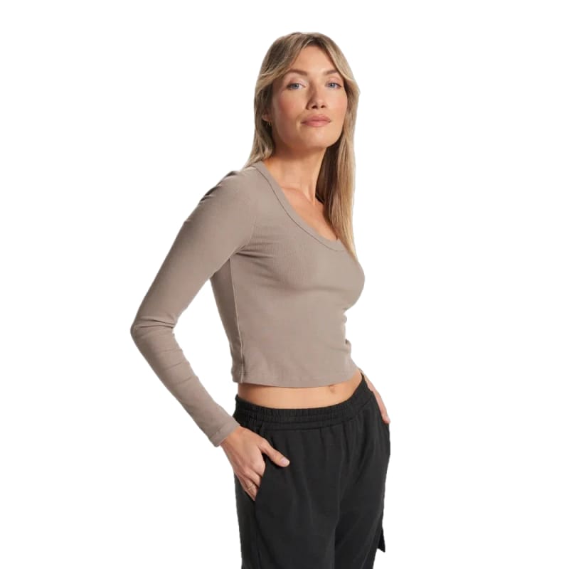 Vuori 09. W. SPORTSWEAR - W. T-SHIRTS Women's Long Sleeve Pose Scoop Tee GPH GRAPHITE