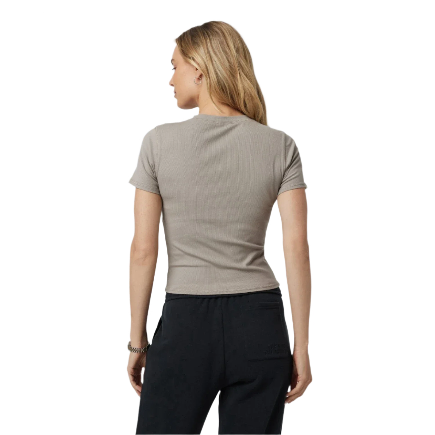 Vuori 02. WOMENS APPAREL - WOMENS SS SHIRTS - WOMENS SS CASUAL Women's Pose Fitted Tee GPH GRAPHITE