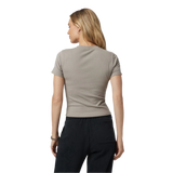 Vuori 02. WOMENS APPAREL - WOMENS SS SHIRTS - WOMENS SS CASUAL Women's Pose Fitted Tee GPH GRAPHITE