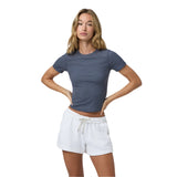 Vuori 02. WOMENS APPAREL - WOMENS SS SHIRTS - WOMENS SS CASUAL Women's Pose Fitted Tee AZR AZURE