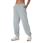 Vuori 02. WOMENS APPAREL - WOMENS PANTS - WOMENS PANTS LOUNGE Women's Restore Classic Sweatpant BHZ BLUE HAZE