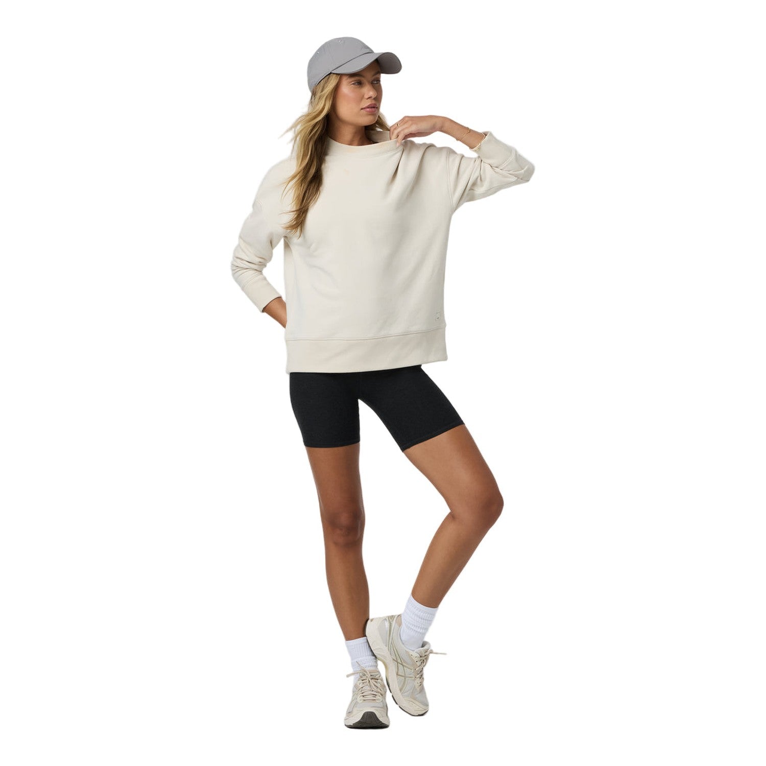 Vuori 02. WOMENS APPAREL - WOMENS HOODIES|SWEATERS - WOMENS PO SWEATERS Women's Sedona Weekender Crew BNE BONE