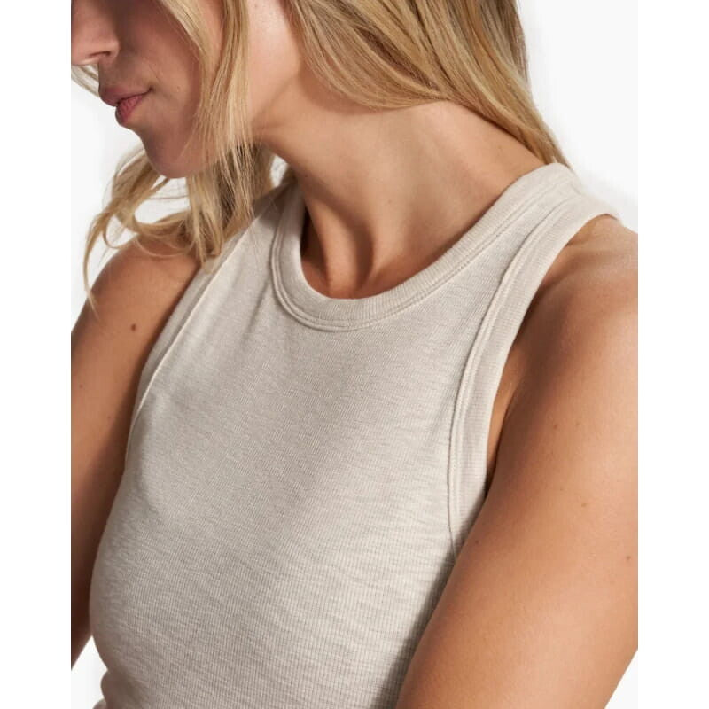 Vuori 02. WOMENS APPAREL - WOMENS SS SHIRTS - WOMENS TANK CASUAL Women's Sunrise High Neck Tank DUN DUNE