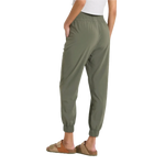 Vuori 02. WOMENS APPAREL - WOMENS PANTS - WOMENS PANTS ACTIVE Women's Villa Jogger ARM ARMY