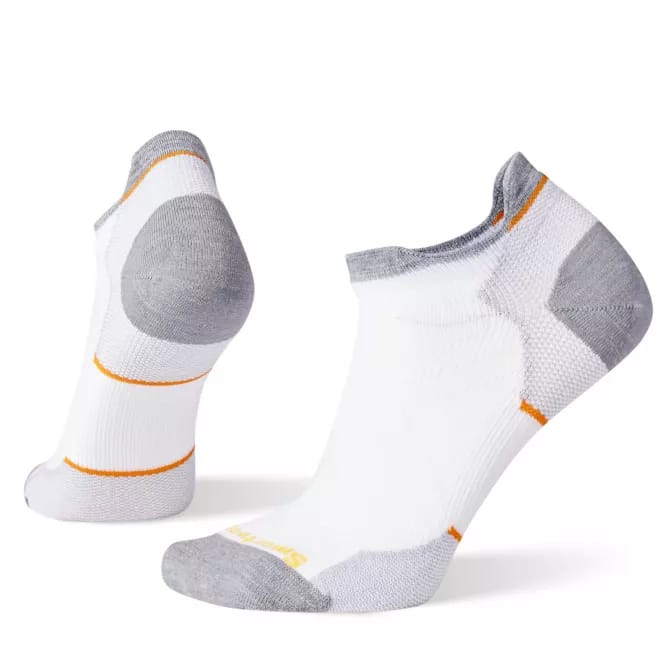 Smartwool 06. SOCKS - WOMENS SOCKS - WOMENS SOCKS LOW Women's Run Zero Cush Low Ankle Socks 122 WHITE