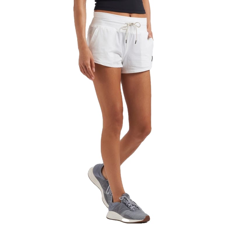 Vuori 09. W. SPORTSWEAR - W. SYNTHETIC SHORT Women's Seabreeze Shorts WHT WHITE