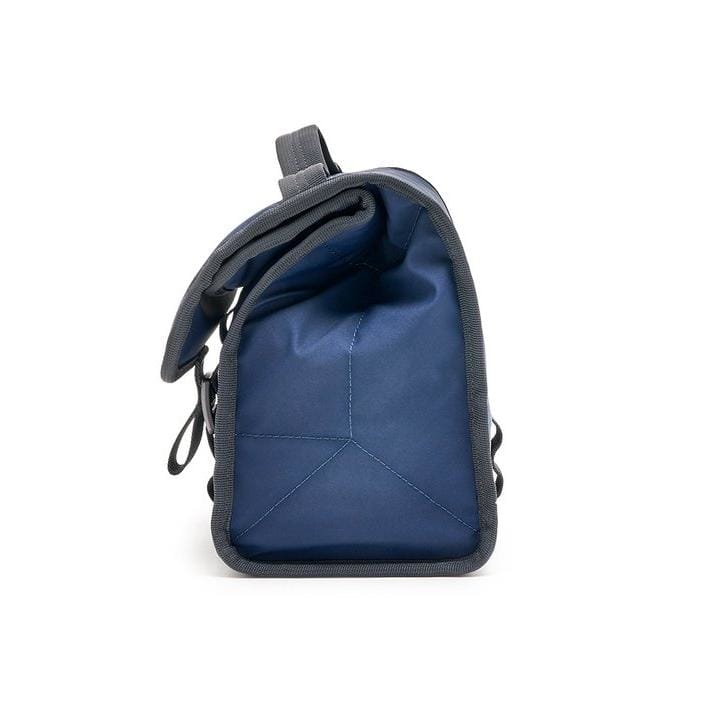 YETI 21. GENERAL ACCESS - COOLERS Daytrip Lunch Bag NAVY